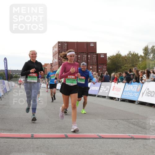 03.10.2025 - Köhlbrandbrückenlauf Yannick Fuchs http://msf.ph/oto/8985334 03.10.2025 16:10:06 Ziel 7273, 7437, 7528, 7529, 7753, 7764, 8882, 9090, 9323, 9347, 9458, 9601 meine-sportfotos.de