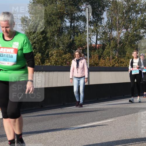 03.10.2025 - Köhlbrandbrückenlauf Luisa Fischer http://msf.ph/oto/8985342 03.10.2025 11:16:22 Position 3 239, 3621 meine-sportfotos.de