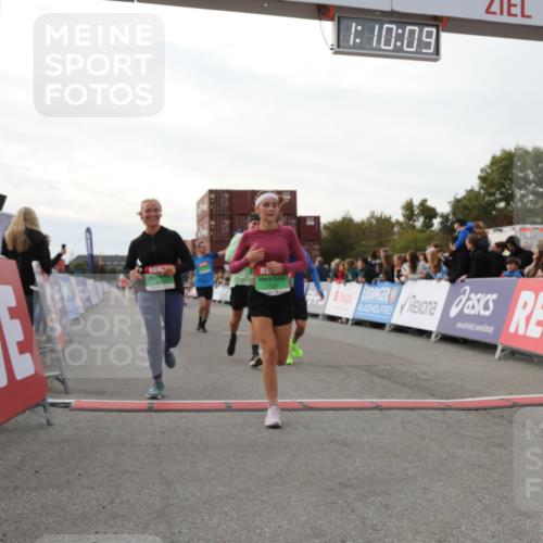 03.10.2025 - Köhlbrandbrückenlauf Yannick Fuchs http://msf.ph/oto/8985343 03.10.2025 16:10:07 Ziel 7273, 7437, 7528, 7529, 7764, 8882, 9090, 9323, 9347, 9349, 9458, 9601 meine-sportfotos.de