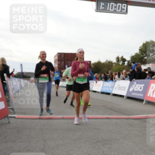 03.10.2025 - Köhlbrandbrückenlauf Yannick Fuchs http://msf.ph/oto/8985347 03.10.2025 16:10:07 Ziel 7273, 7437, 7528, 7529, 7764, 8882, 9090, 9323, 9347, 9349, 9458, 9601 meine-sportfotos.de