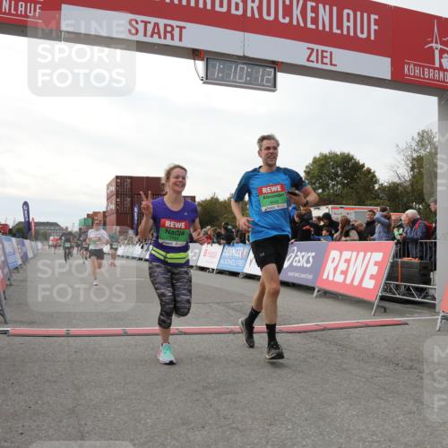 03.10.2025 - Köhlbrandbrückenlauf Yannick Fuchs http://msf.ph/oto/8985392 03.10.2025 16:10:10 Ziel 7421, 7437, 7528, 7529, 7764, 8882, 8932, 8989, 9323, 9347, 9348, 9349, 9458 meine-sportfotos.de