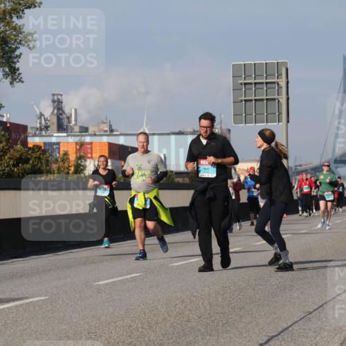 03.10.2025 - Köhlbrandbrückenlauf Luisa Fischer http://msf.ph/oto/8985407 03.10.2025 11:16:42 Position 3 3733 meine-sportfotos.de