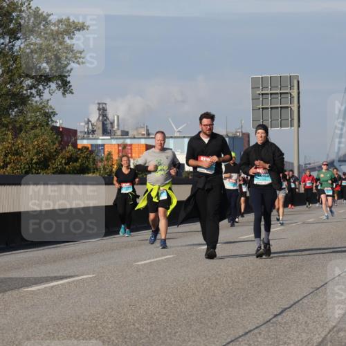 03.10.2025 - Köhlbrandbrückenlauf Luisa Fischer http://msf.ph/oto/8985414 03.10.2025 11:16:43 Position 3 2771 meine-sportfotos.de