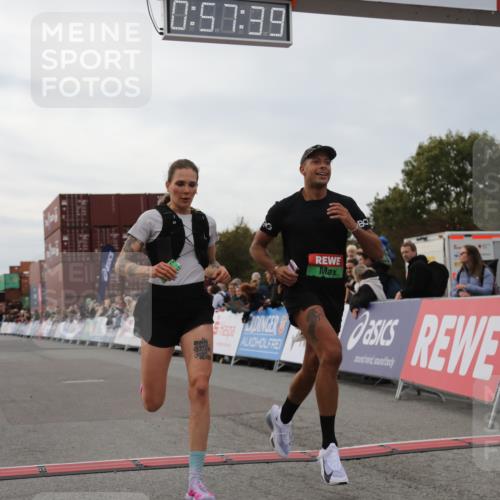 03.10.2025 - Köhlbrandbrückenlauf Yannick Fuchs http://msf.ph/oto/8985425 03.10.2025 15:57:37 Ziel 7274, 8916, 9177, 9178 meine-sportfotos.de