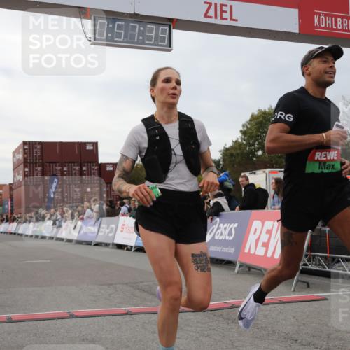 03.10.2025 - Köhlbrandbrückenlauf Yannick Fuchs http://msf.ph/oto/8985431 03.10.2025 15:57:38 Ziel 7082, 7274, 8916, 9177, 9178 meine-sportfotos.de