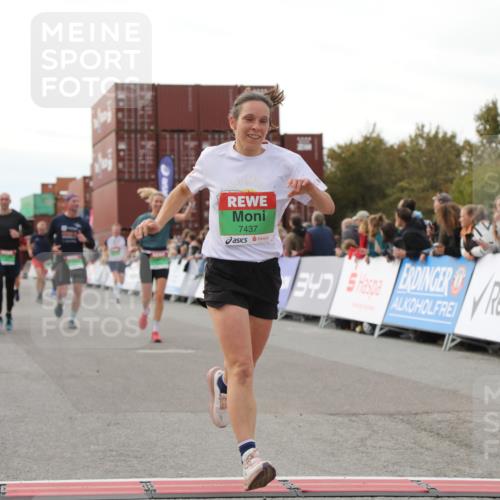 03.10.2025 - Köhlbrandbrückenlauf Yannick Fuchs http://msf.ph/oto/8985442 03.10.2025 16:10:12 Ziel 7139, 7421, 7437, 7764, 8932, 8989, 9347, 9348, 9349, 9458 meine-sportfotos.de