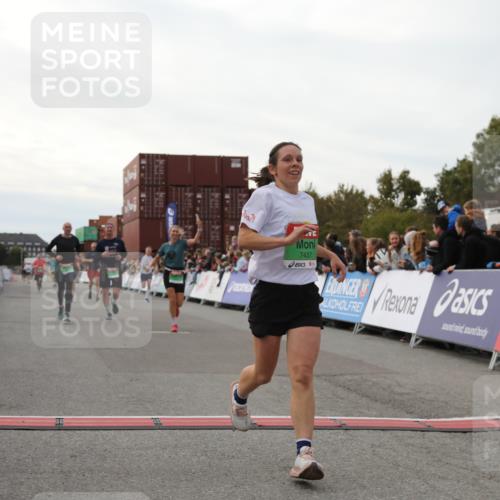 03.10.2025 - Köhlbrandbrückenlauf Yannick Fuchs http://msf.ph/oto/8985449 03.10.2025 16:10:12 Ziel 7139, 7421, 7437, 7764, 8932, 8989, 9347, 9348, 9349, 9458 meine-sportfotos.de