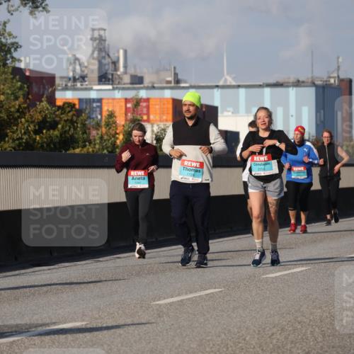 03.10.2025 - Köhlbrandbrückenlauf Luisa Fischer http://msf.ph/oto/8985455 03.10.2025 11:16:49 Position 3 1729, 2558 meine-sportfotos.de