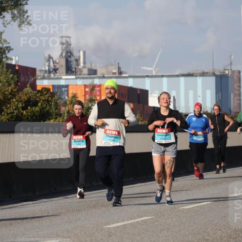 03.10.2025 - Köhlbrandbrückenlauf Luisa Fischer http://msf.ph/oto/8985459 03.10.2025 11:16:50 Position 3 2558, 2260, 1729 meine-sportfotos.de