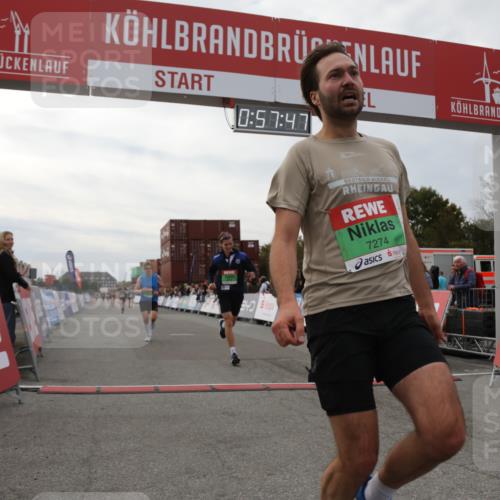 03.10.2025 - Köhlbrandbrückenlauf Yannick Fuchs http://msf.ph/oto/8985486 03.10.2025 15:57:45 Ziel 7082, 7127, 7274, 7570, 8916 meine-sportfotos.de