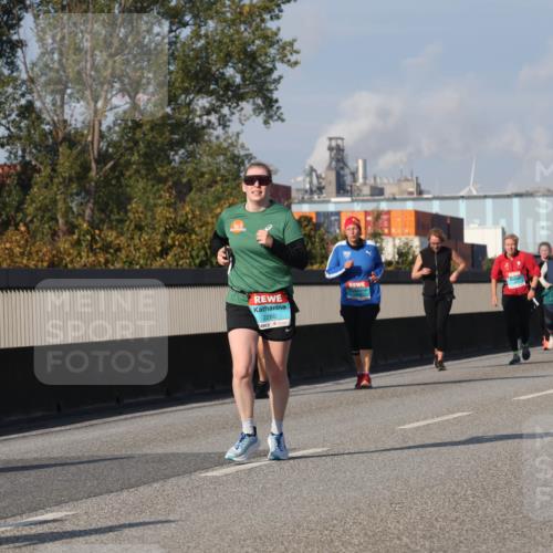 03.10.2025 - Köhlbrandbrückenlauf Luisa Fischer http://msf.ph/oto/8985509 03.10.2025 11:16:59 Position 3 2260 meine-sportfotos.de