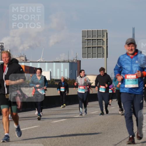 03.10.2025 - Köhlbrandbrückenlauf Luisa Fischer http://msf.ph/oto/8985590 03.10.2025 11:17:13 Position 3  meine-sportfotos.de