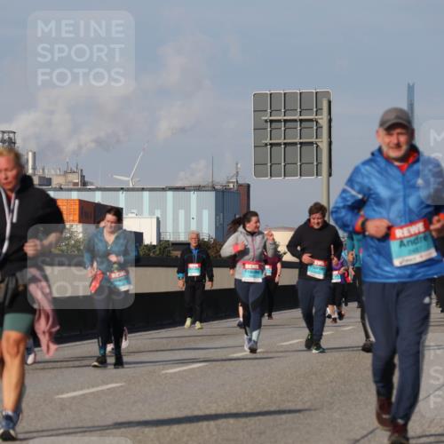 03.10.2025 - Köhlbrandbrückenlauf Luisa Fischer http://msf.ph/oto/8985591 03.10.2025 11:17:13 Position 3 487 meine-sportfotos.de