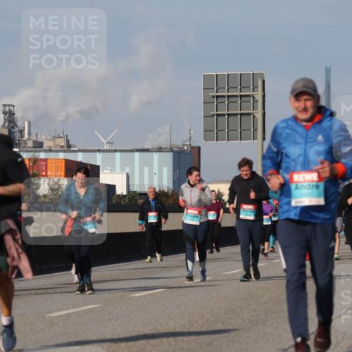 03.10.2025 - Köhlbrandbrückenlauf Luisa Fischer http://msf.ph/oto/8985594 03.10.2025 11:17:14 Position 3  meine-sportfotos.de