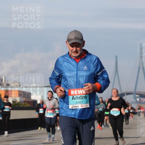03.10.2025 - Köhlbrandbrückenlauf Luisa Fischer http://msf.ph/oto/8985608 03.10.2025 11:17:16 Position 3 2487, 6 meine-sportfotos.de