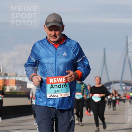 03.10.2025 - Köhlbrandbrückenlauf Luisa Fischer http://msf.ph/oto/8985612 03.10.2025 11:17:17 Position 3 2487 meine-sportfotos.de