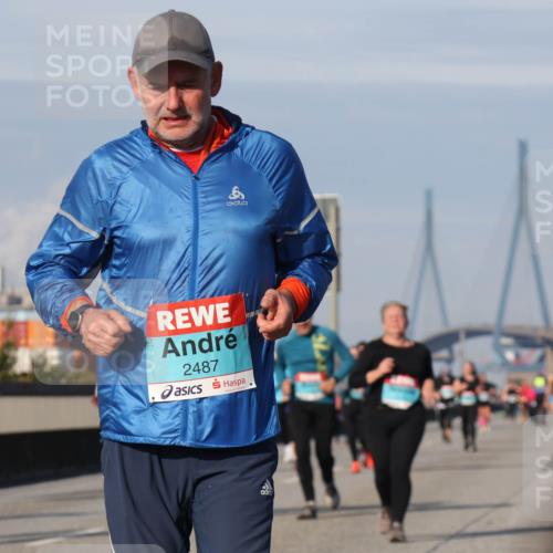 03.10.2025 - Köhlbrandbrückenlauf Luisa Fischer http://msf.ph/oto/8985615 03.10.2025 11:17:17 Position 3 8, 2487 meine-sportfotos.de