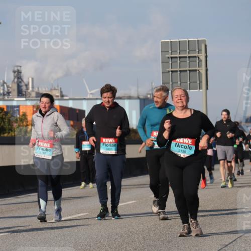 03.10.2025 - Köhlbrandbrückenlauf Luisa Fischer http://msf.ph/oto/8985627 03.10.2025 11:17:19 Position 3 3442, 3437, 3130 meine-sportfotos.de