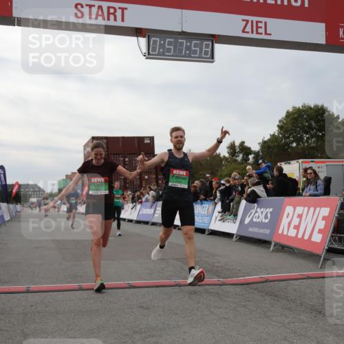 03.10.2025 - Köhlbrandbrückenlauf Yannick Fuchs http://msf.ph/oto/8985646 03.10.2025 15:57:56 Ziel 7029, 7051, 7087, 7127, 7131, 7577, 9438 meine-sportfotos.de