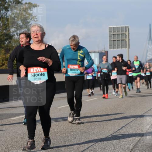 03.10.2025 - Köhlbrandbrückenlauf Luisa Fischer http://msf.ph/oto/8985647 03.10.2025 11:17:23 Position 3 3442, 3130, 3438 meine-sportfotos.de
