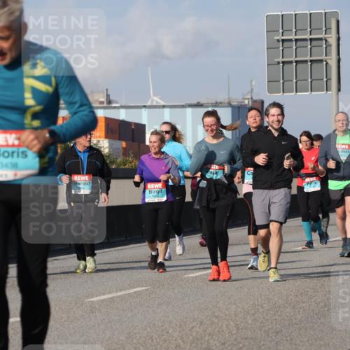 03.10.2025 - Köhlbrandbrückenlauf Luisa Fischer http://msf.ph/oto/8985657 03.10.2025 11:17:25 Position 3 2860, 3438, 311 meine-sportfotos.de