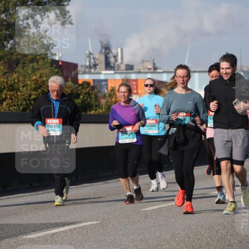 03.10.2025 - Köhlbrandbrückenlauf Luisa Fischer http://msf.ph/oto/8985669 03.10.2025 11:17:27 Position 3 3096, 3094, 2597, 311 meine-sportfotos.de