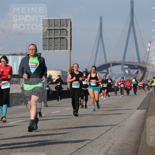 03.10.2025 - Köhlbrandbrückenlauf Luisa Fischer http://msf.ph/oto/8985683 03.10.2025 11:17:30 Position 3 311, 2434 meine-sportfotos.de