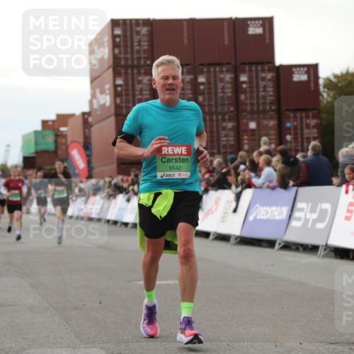 03.10.2025 - Köhlbrandbrückenlauf Yannick Fuchs http://msf.ph/oto/8985688 03.10.2025 16:10:24 Ziel 7112, 7126, 7217, 7304, 7384, 7385, 7648, 8097, 9542 meine-sportfotos.de