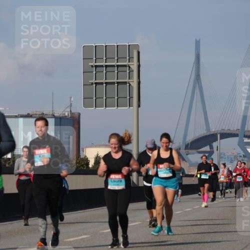 03.10.2025 - Köhlbrandbrückenlauf Luisa Fischer http://msf.ph/oto/8985694 03.10.2025 11:17:32 Position 3  meine-sportfotos.de