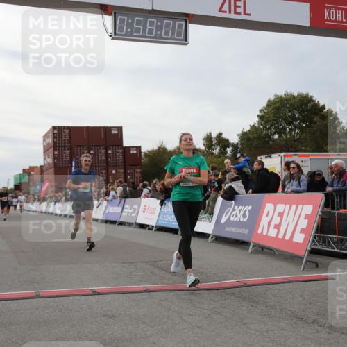 03.10.2025 - Köhlbrandbrückenlauf Yannick Fuchs http://msf.ph/oto/8985696 03.10.2025 15:57:58 Ziel 7029, 7051, 7087, 7131, 7352, 7577, 7614, 9438 meine-sportfotos.de