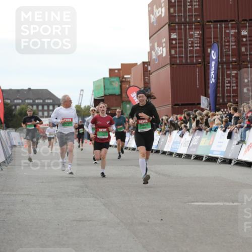 03.10.2025 - Köhlbrandbrückenlauf Yannick Fuchs http://msf.ph/oto/8985708 03.10.2025 16:10:26 Ziel 7112, 7126, 7304, 7384, 7385, 7543, 7648, 7844, 8097, 9542 meine-sportfotos.de