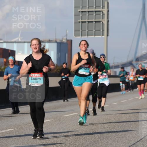 03.10.2025 - Köhlbrandbrückenlauf Luisa Fischer http://msf.ph/oto/8985720 03.10.2025 11:17:36 Position 3 2434, 2261 meine-sportfotos.de