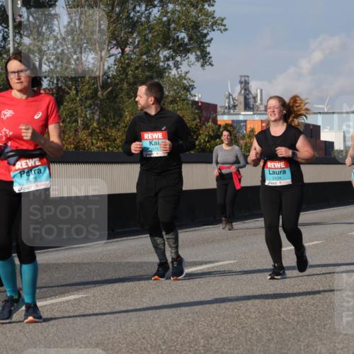 03.10.2025 - Köhlbrandbrückenlauf Luisa Fischer http://msf.ph/oto/8985730 03.10.2025 11:17:38 Position 3 2438, 2575, 3475, 2434 meine-sportfotos.de