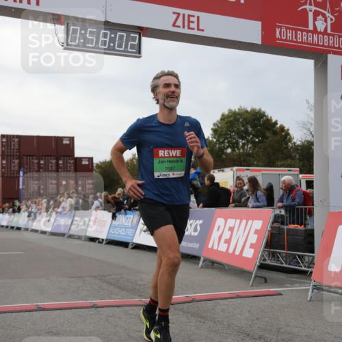 03.10.2025 - Köhlbrandbrückenlauf Yannick Fuchs http://msf.ph/oto/8985739 03.10.2025 15:58:00 Ziel 7029, 7087, 7352, 7577, 7614, 9438 meine-sportfotos.de