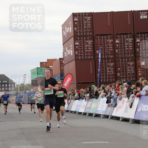 03.10.2025 - Köhlbrandbrückenlauf Yannick Fuchs http://msf.ph/oto/8985747 03.10.2025 15:58:01 Ziel 7029, 7087, 7352, 7577, 7614, 9438 meine-sportfotos.de