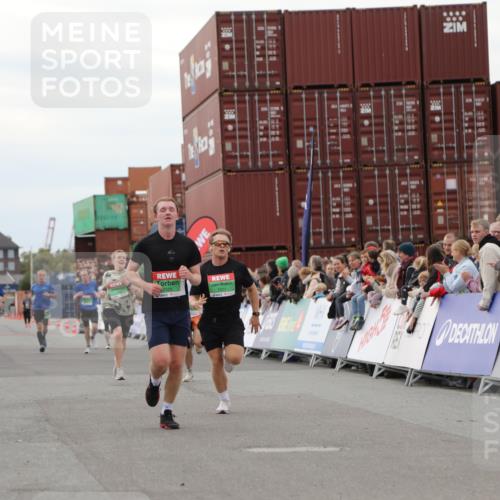 03.10.2025 - Köhlbrandbrückenlauf Yannick Fuchs http://msf.ph/oto/8985750 03.10.2025 15:58:02 Ziel 7029, 7087, 7352, 7577, 7614 meine-sportfotos.de