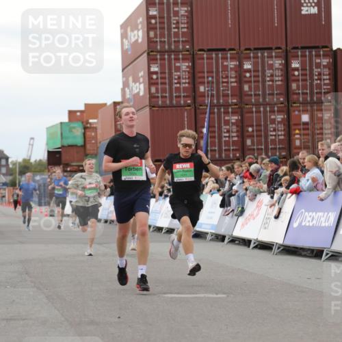 03.10.2025 - Köhlbrandbrückenlauf Yannick Fuchs http://msf.ph/oto/8985753 03.10.2025 15:58:02 Ziel 7029, 7087, 7352, 7577, 7614 meine-sportfotos.de