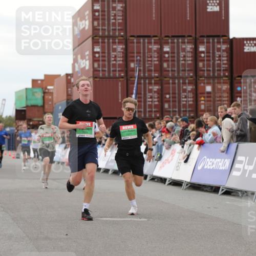 03.10.2025 - Köhlbrandbrückenlauf Yannick Fuchs http://msf.ph/oto/8985757 03.10.2025 15:58:02 Ziel 7029, 7087, 7352, 7577, 7614 meine-sportfotos.de
