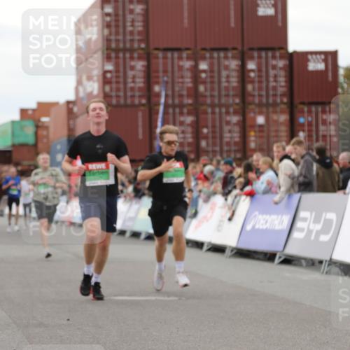 03.10.2025 - Köhlbrandbrückenlauf Yannick Fuchs http://msf.ph/oto/8985761 03.10.2025 15:58:02 Ziel 7029, 7087, 7352, 7577, 7614 meine-sportfotos.de