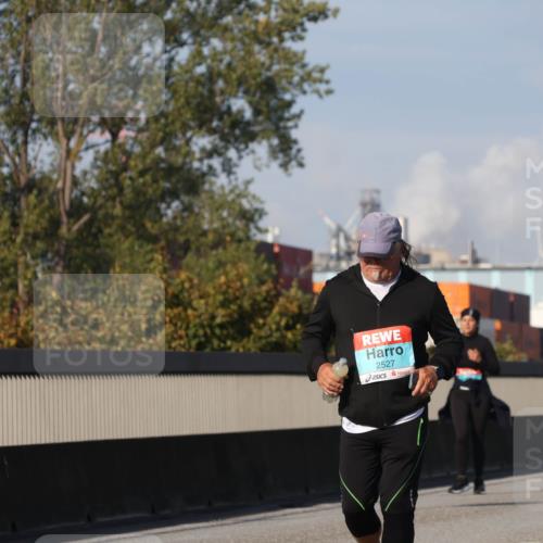 03.10.2025 - Köhlbrandbrückenlauf Luisa Fischer http://msf.ph/oto/8985765 03.10.2025 11:17:45 Position 3 2527 meine-sportfotos.de