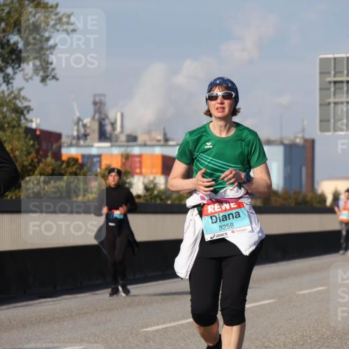 03.10.2025 - Köhlbrandbrückenlauf Luisa Fischer http://msf.ph/oto/8985775 03.10.2025 11:17:47 Position 3 25, 3258 meine-sportfotos.de
