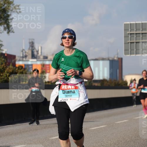 03.10.2025 - Köhlbrandbrückenlauf Luisa Fischer http://msf.ph/oto/8985777 03.10.2025 11:17:47 Position 3 3258 meine-sportfotos.de