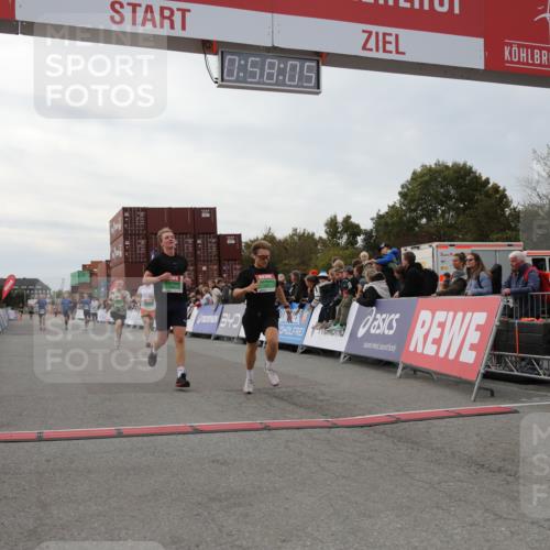 03.10.2025 - Köhlbrandbrückenlauf Yannick Fuchs http://msf.ph/oto/8985782 03.10.2025 15:58:04 Ziel 7029, 7352, 7577, 7614, 8761, 9223, 9224, 9227 meine-sportfotos.de
