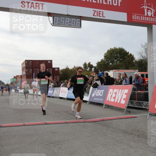 03.10.2025 - Köhlbrandbrückenlauf Yannick Fuchs http://msf.ph/oto/8985789 03.10.2025 15:58:04 Ziel 7029, 7352, 7577, 7614, 8761, 9223, 9224, 9227 meine-sportfotos.de
