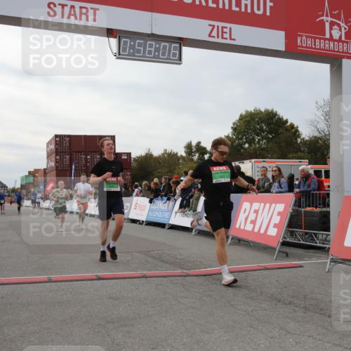 03.10.2025 - Köhlbrandbrückenlauf Yannick Fuchs http://msf.ph/oto/8985797 03.10.2025 15:58:04 Ziel 7029, 7352, 7577, 7614, 8761, 9223, 9224, 9227 meine-sportfotos.de