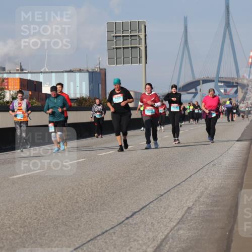 03.10.2025 - Köhlbrandbrückenlauf Luisa Fischer http://msf.ph/oto/8985834 03.10.2025 11:18:00 Position 3 122 meine-sportfotos.de