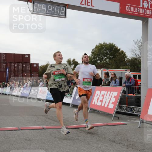 03.10.2025 - Köhlbrandbrückenlauf Yannick Fuchs http://msf.ph/oto/8985844 03.10.2025 15:58:06 Ziel 7029, 7352, 7577, 7614, 8761, 9223, 9224, 9227 meine-sportfotos.de