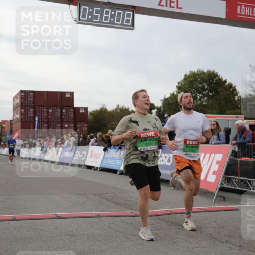 03.10.2025 - Köhlbrandbrückenlauf Yannick Fuchs http://msf.ph/oto/8985848 03.10.2025 15:58:07 Ziel 7029, 7352, 7577, 7614, 8761, 9223, 9224, 9227 meine-sportfotos.de