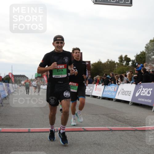 03.10.2025 - Köhlbrandbrückenlauf Yannick Fuchs http://msf.ph/oto/8985849 03.10.2025 16:10:33 Ziel 7112, 7126, 7384, 7385, 7534, 7543, 7549, 7552, 7562, 7844, 8153, 8798, 8950, 9652 meine-sportfotos.de