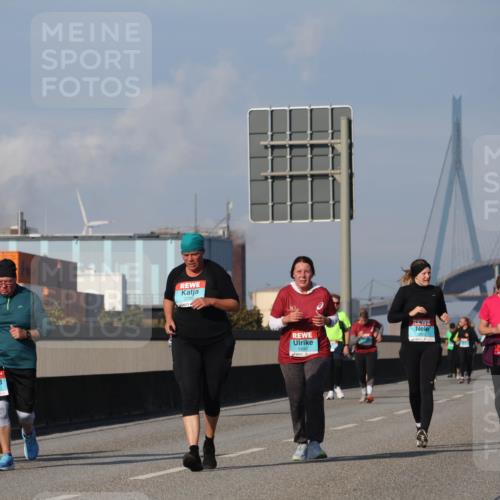 03.10.2025 - Köhlbrandbrückenlauf Luisa Fischer http://msf.ph/oto/8985852 03.10.2025 11:18:03 Position 3 1880, 2662 meine-sportfotos.de